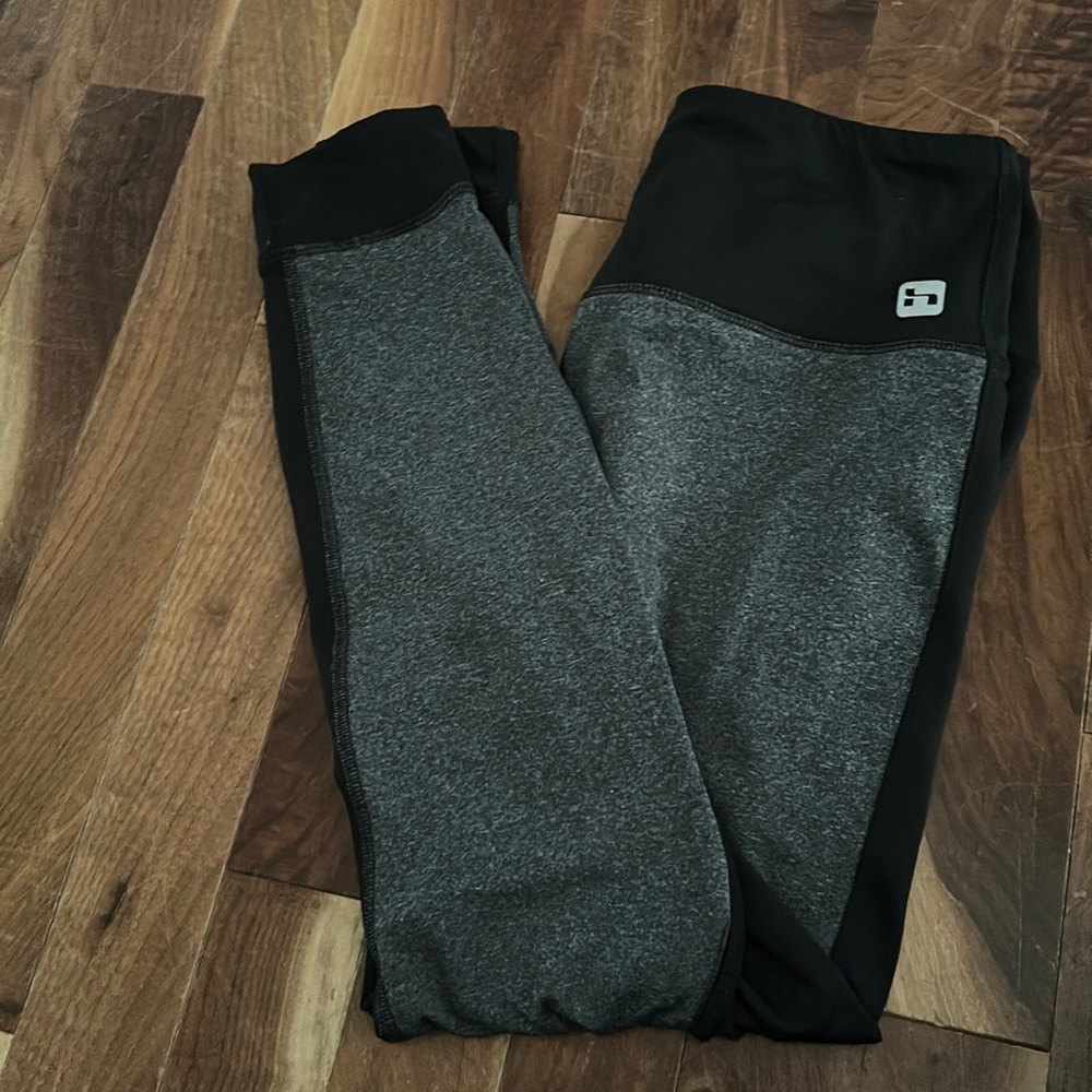 Size medium athletic pants !